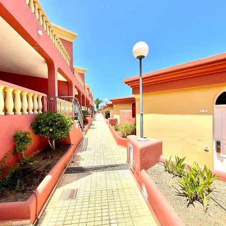 Apartamento, pool, próxima a restaurantes, playa em Tenerife Sur Apartamento