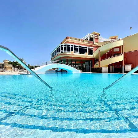 Apartamento, pool, próxima a restaurantes, playa em Tenerife Sur *